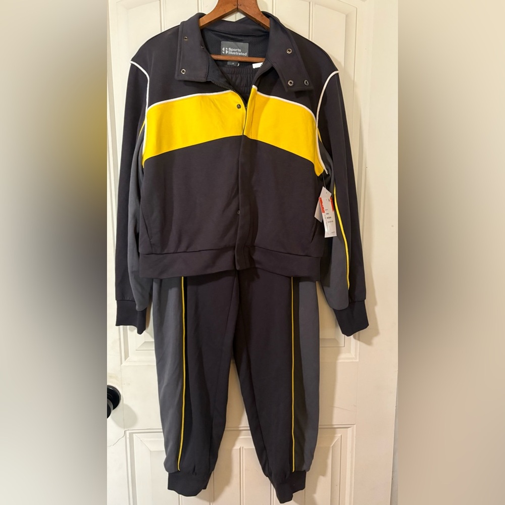 Sports Illustrated Women’s Zip Boiler Jacket W/Highrise Boiler Joggers  Med NWT